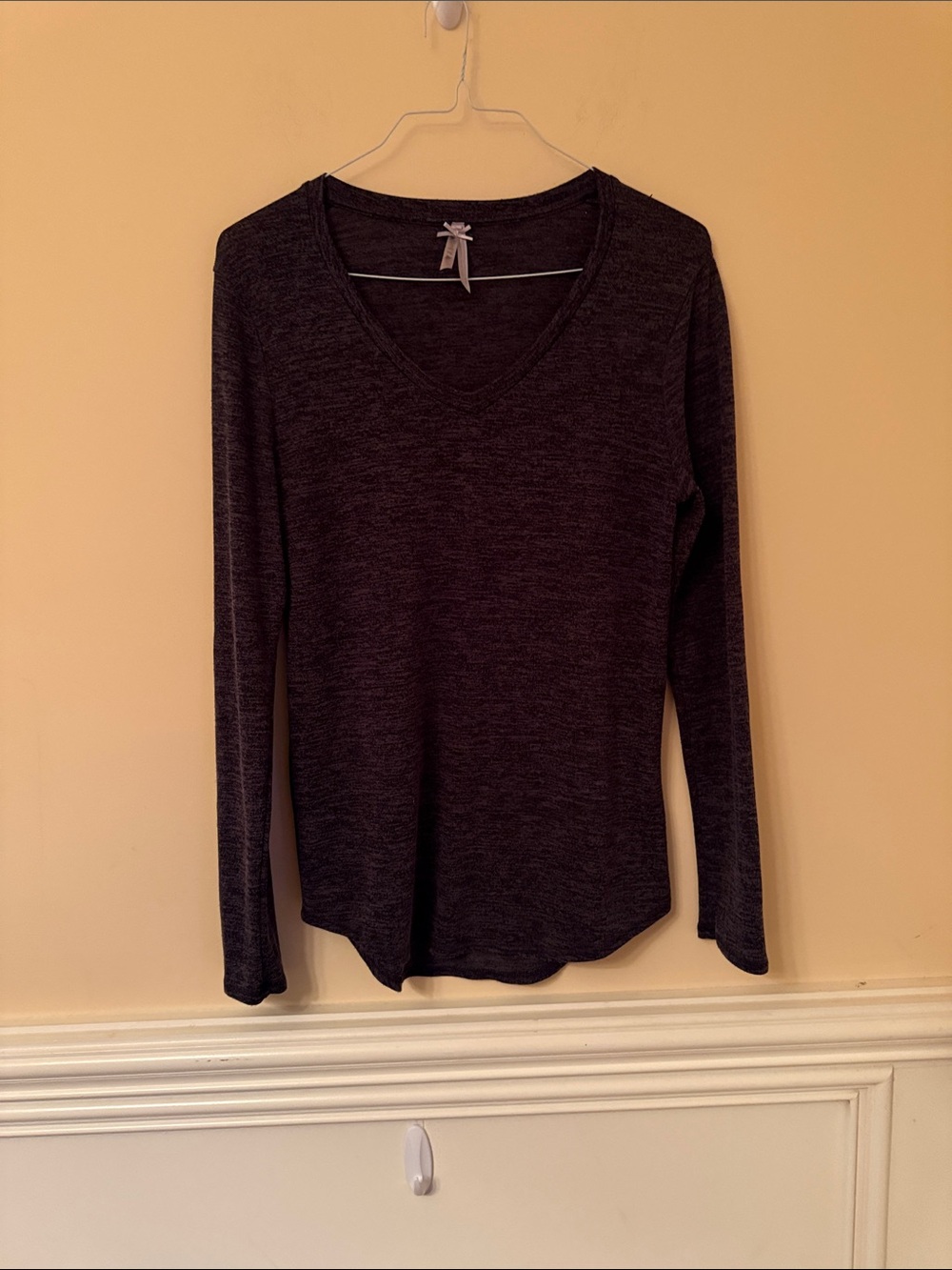 Women's‎ Long Sleeve V-Neck Charcoal Heather Gray Stretchy Top XL